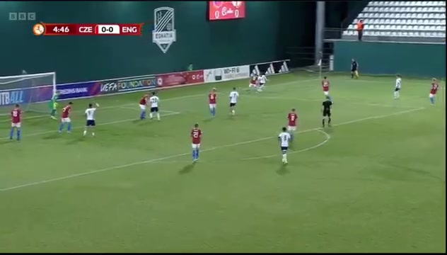 天赋满满！15岁阿森纳小将一条龙小角度破门 破U17欧锦赛进球纪录